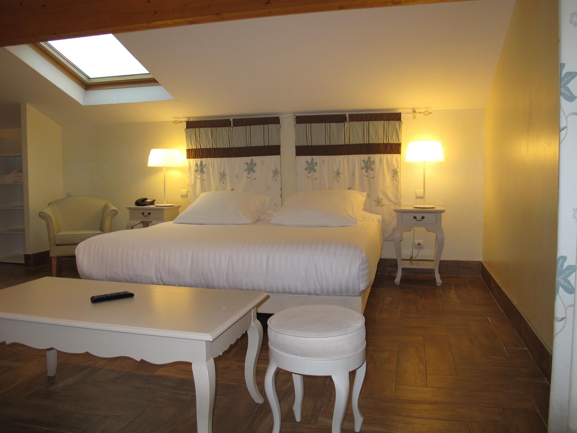 Hotel Sanary, Soleil Et Jardin - Renovation Hiver 2024-25 מראה חיצוני תמונה