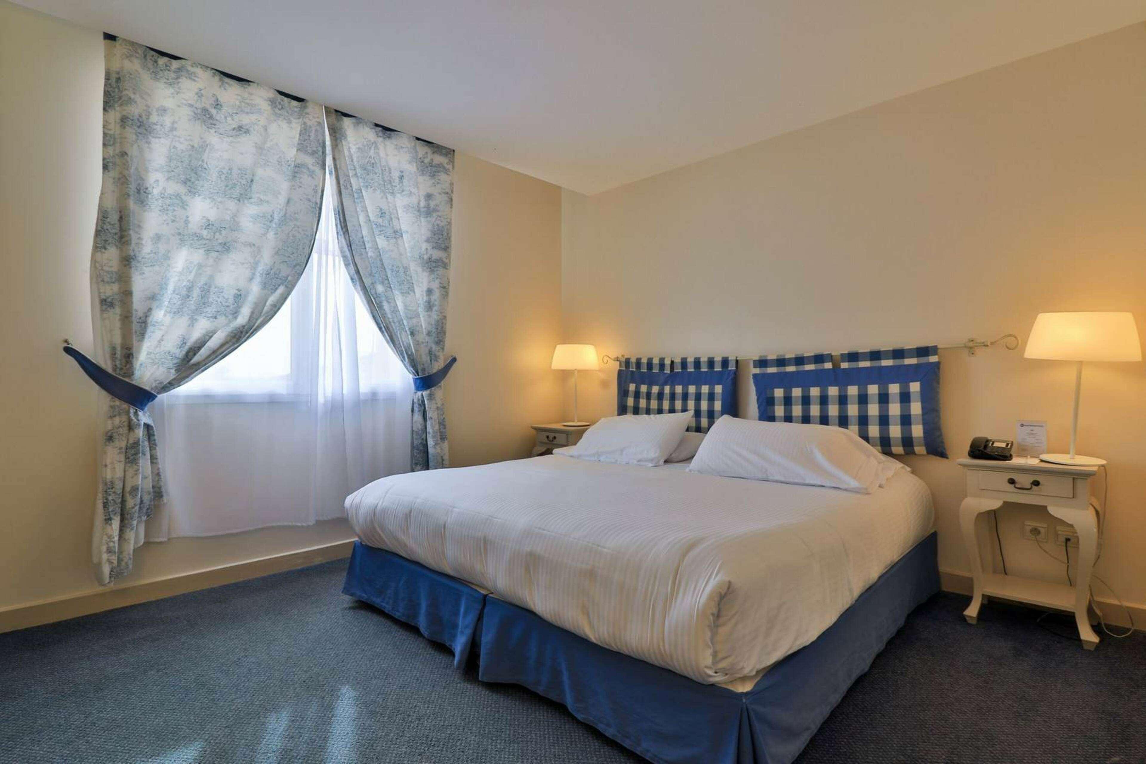 Hotel Sanary, Soleil Et Jardin - Renovation Hiver 2024-25 מראה חיצוני תמונה