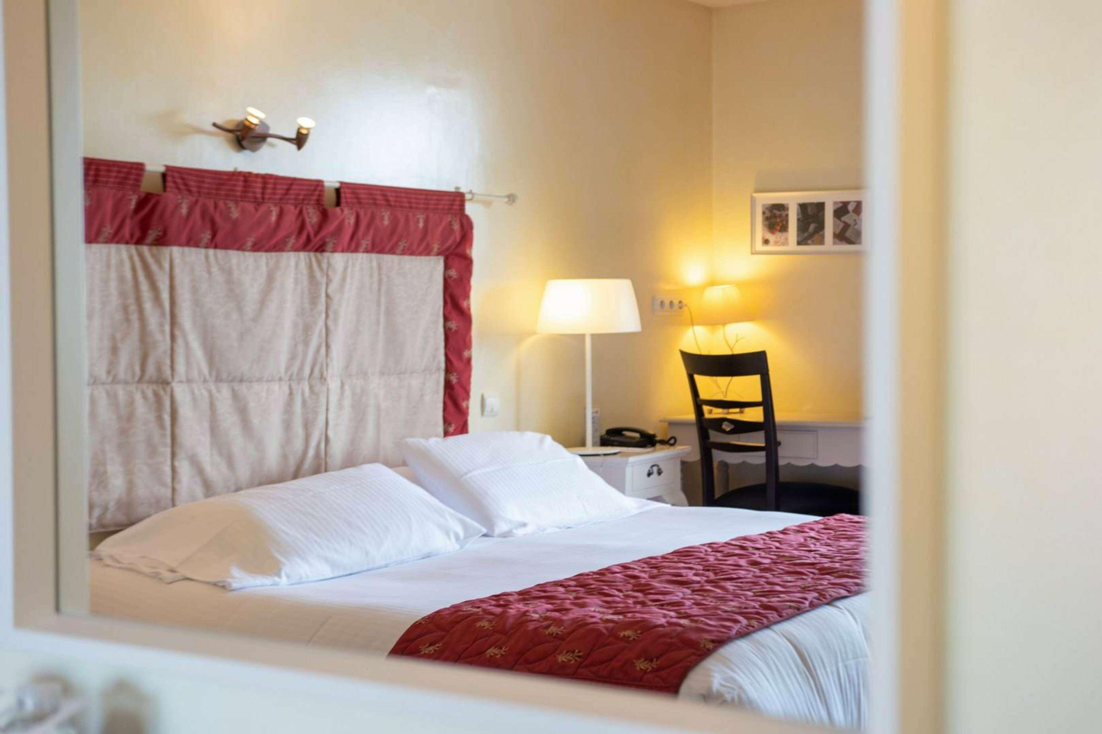 Hotel Sanary, Soleil Et Jardin - Renovation Hiver 2024-25 מראה חיצוני תמונה