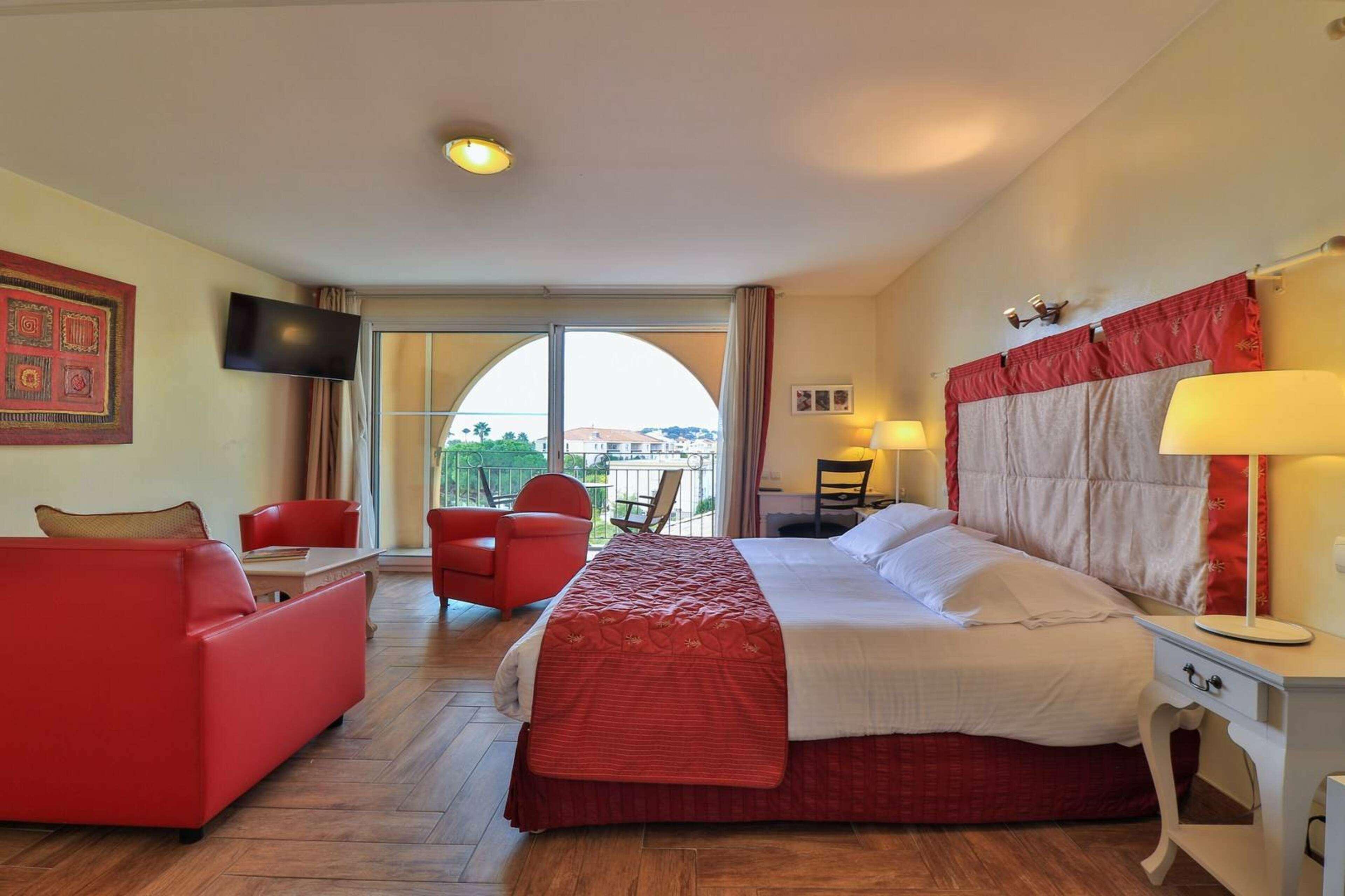 Hotel Sanary, Soleil Et Jardin - Renovation Hiver 2024-25 מראה חיצוני תמונה