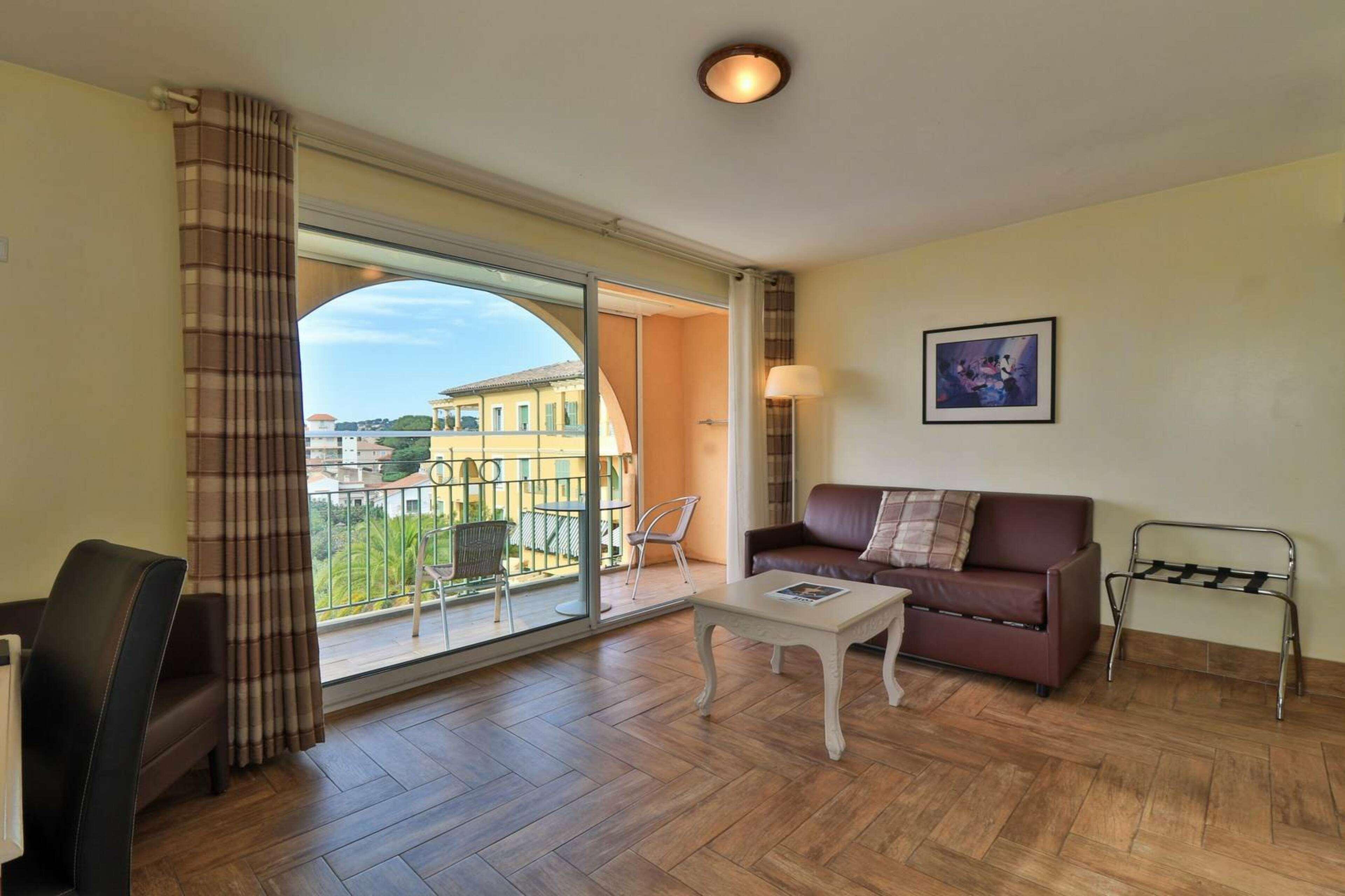 Hotel Sanary, Soleil Et Jardin - Renovation Hiver 2024-25 מראה חיצוני תמונה