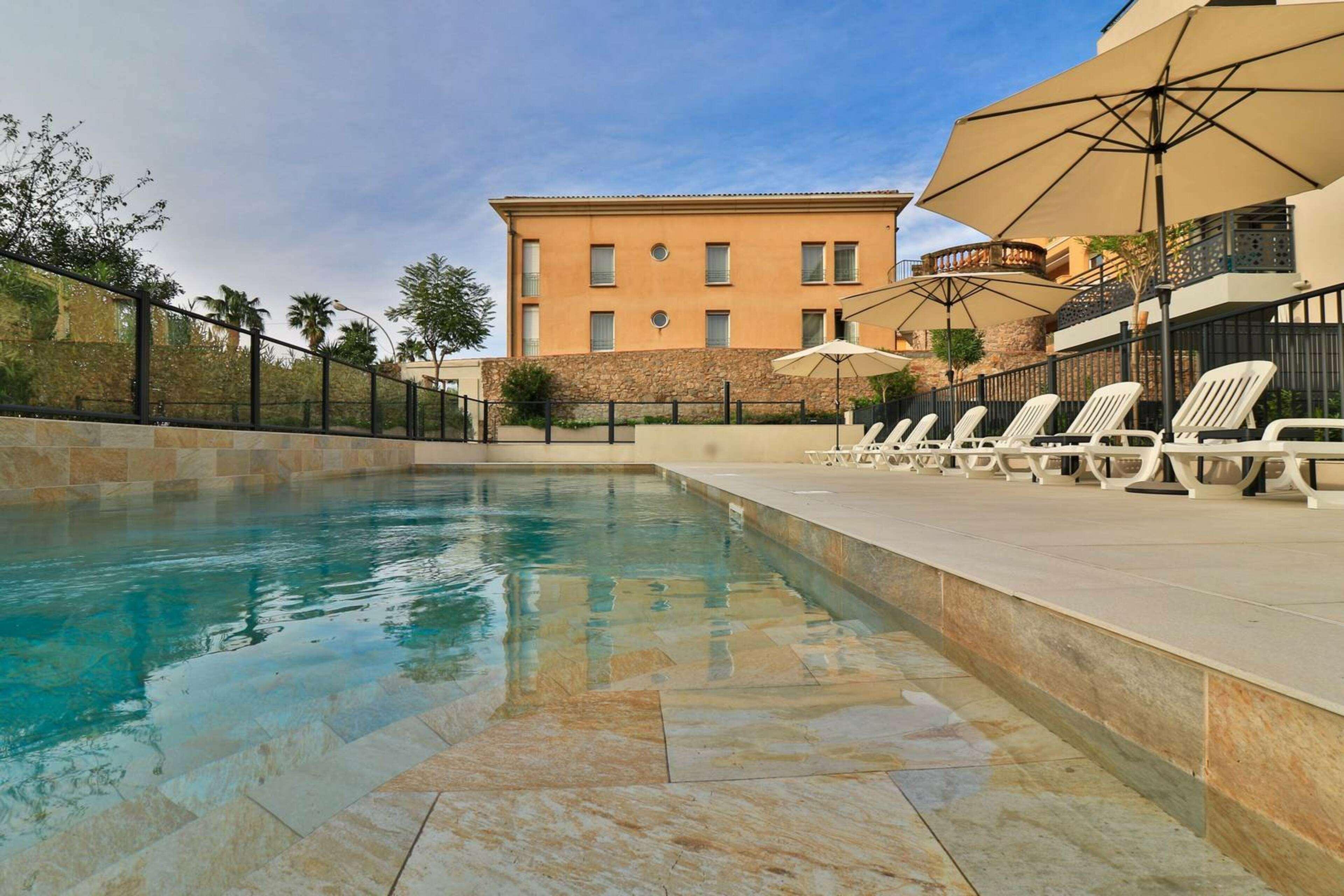 Hotel Sanary, Soleil Et Jardin - Renovation Hiver 2024-25 מראה חיצוני תמונה
