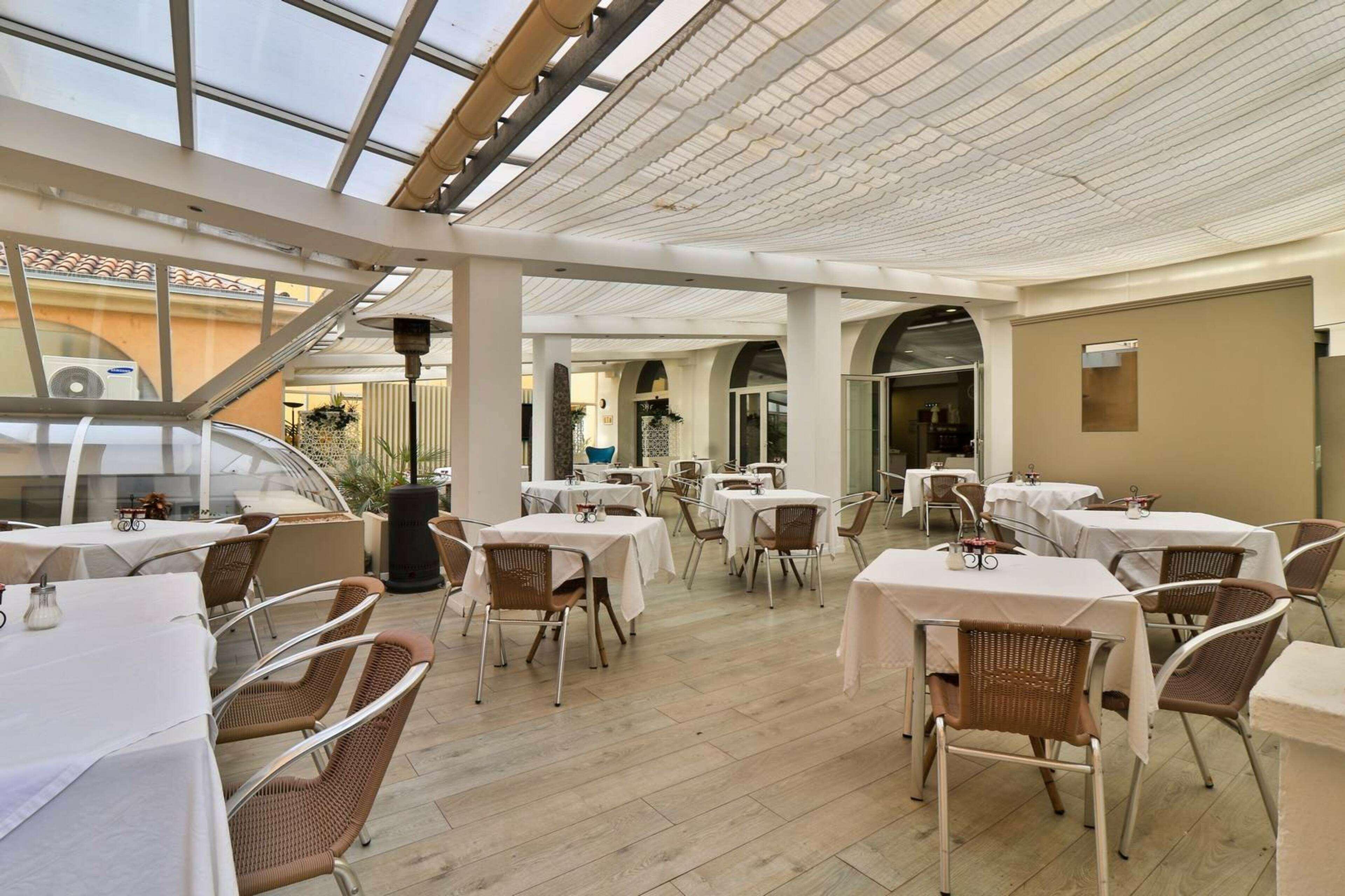 Hotel Sanary, Soleil Et Jardin - Renovation Hiver 2024-25 מסעדה תמונה