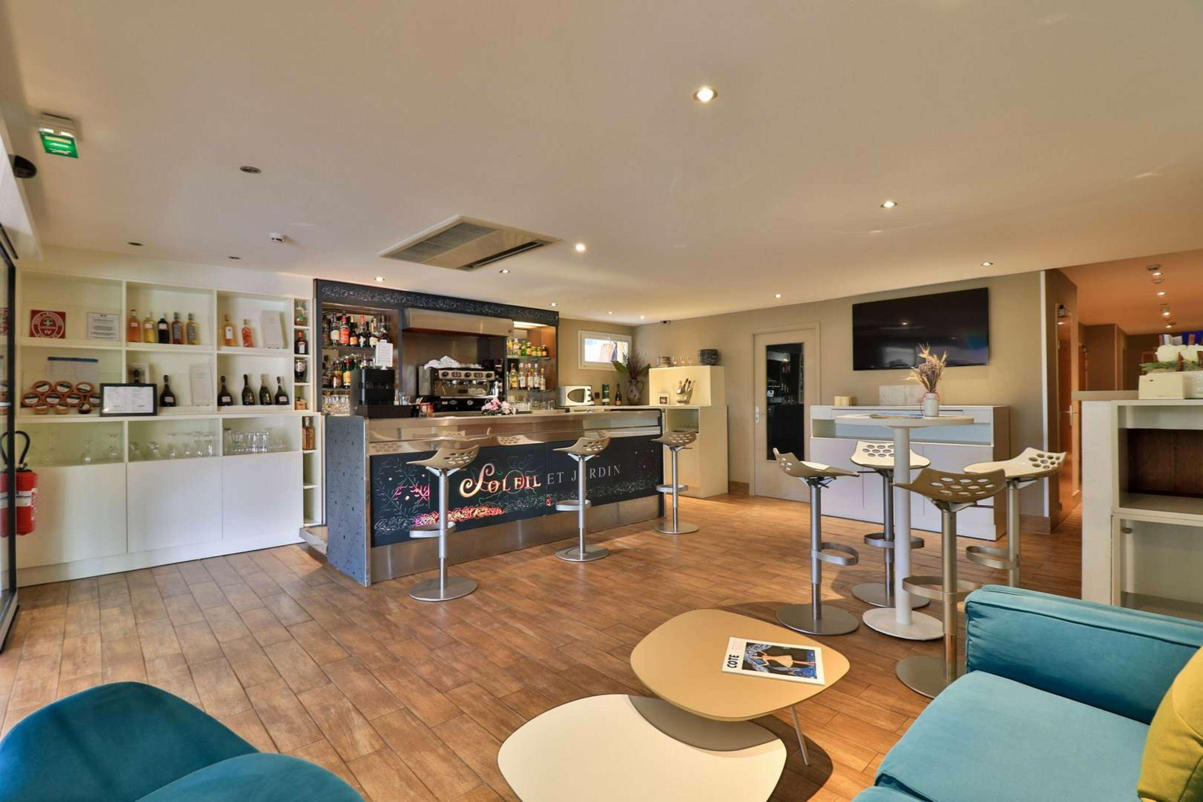 Hotel Sanary, Soleil Et Jardin - Renovation Hiver 2024-25 מראה חיצוני תמונה