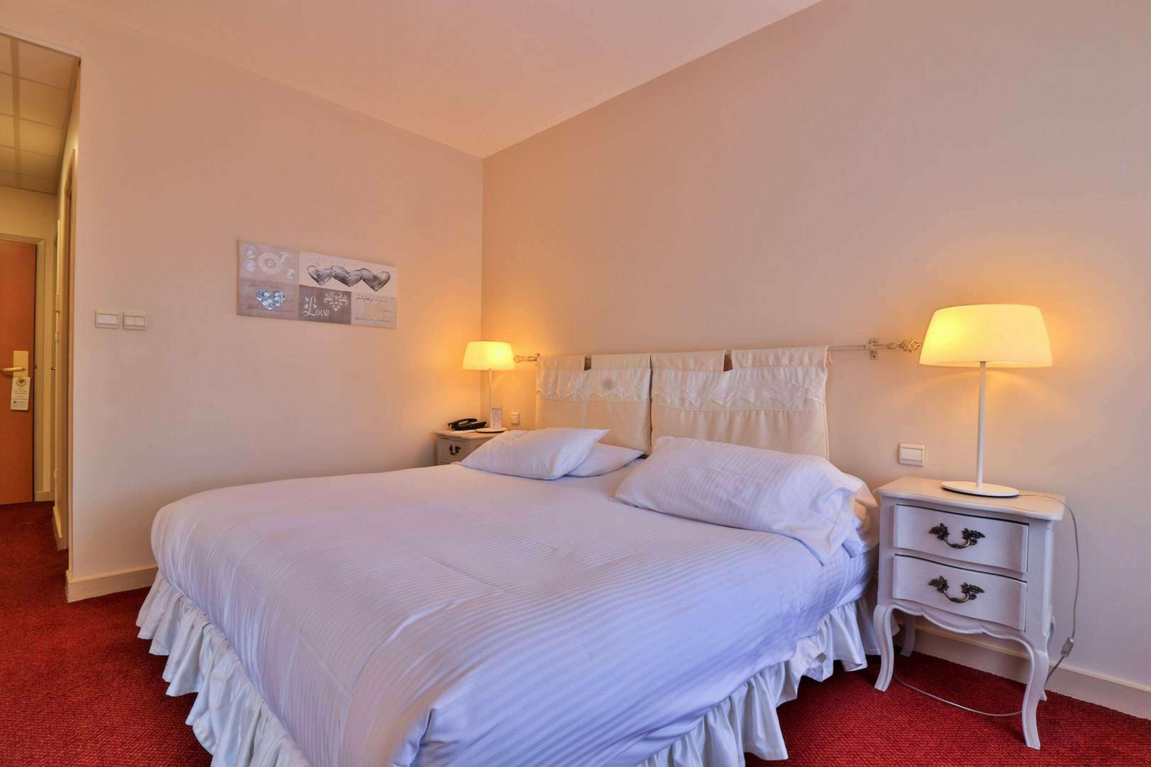 Hotel Sanary, Soleil Et Jardin - Renovation Hiver 2024-25 מראה חיצוני תמונה