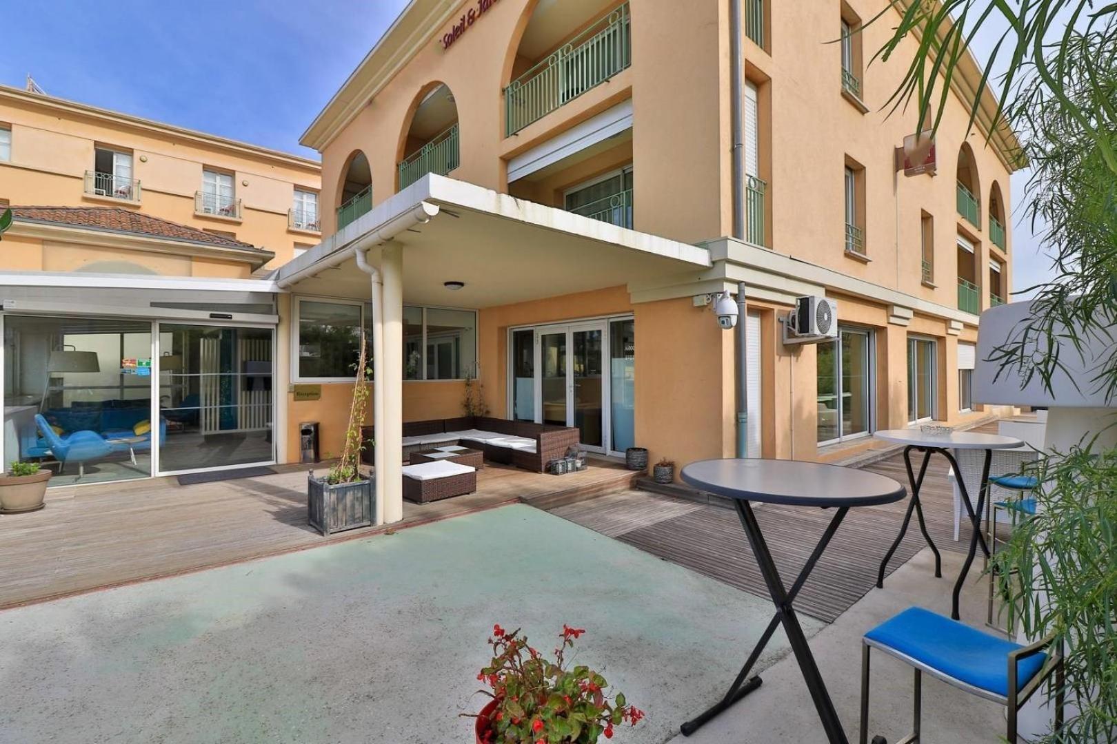 Hotel Sanary, Soleil Et Jardin - Renovation Hiver 2024-25 מראה חיצוני תמונה