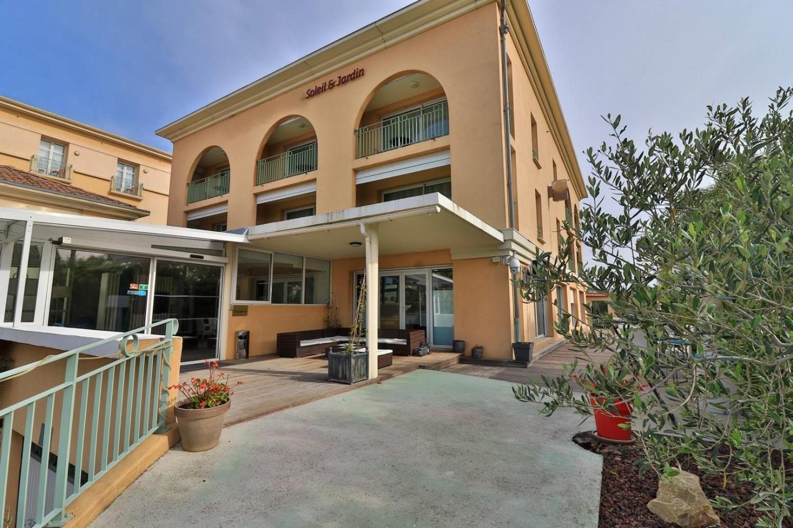 Hotel Sanary, Soleil Et Jardin - Renovation Hiver 2024-25 מראה חיצוני תמונה